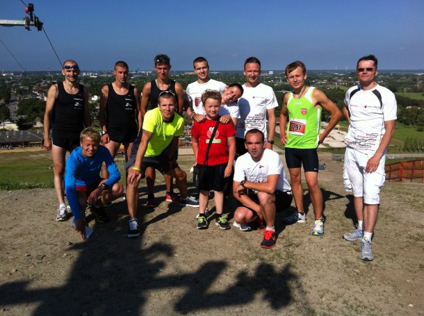 Abas komandas, bet diemžēl nepilnos sastāvos. No kreisās stāv Raimonds Siliņš, Mārtiņš